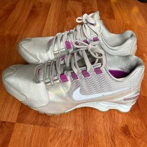 Women’s Nike Shox 9.5